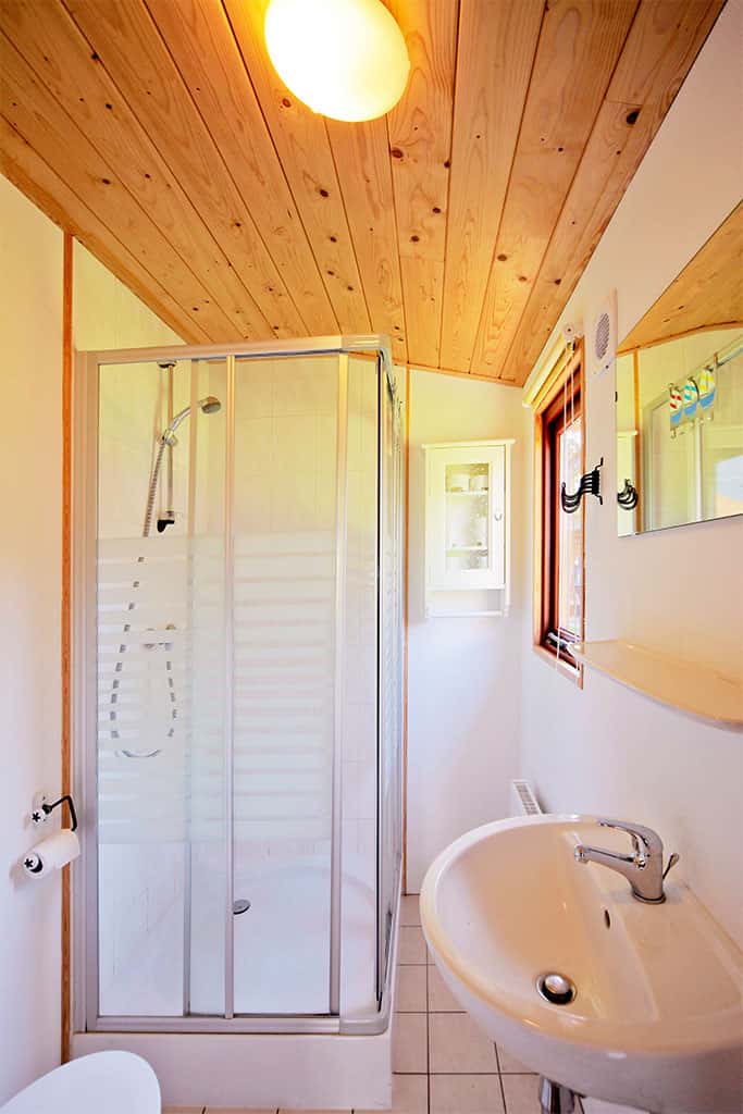Chalet am See – Badezimmer